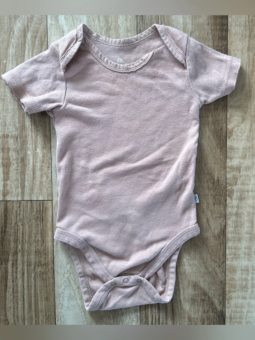 The Honest Company Short-Sleeve Baby One-Piece in Blush size 6-9 months